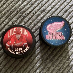 NHL Detroit Red Wings puck bundle Lidstrom 2015 hall of fame vintage lot
